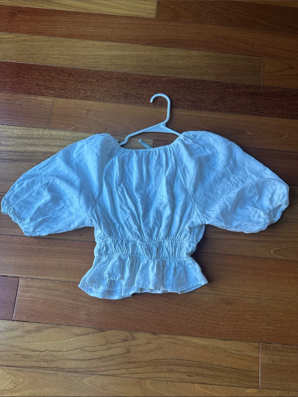Abercrombie & Fitch White Puff-Sleeve V-Neck Crop Peasant Top
